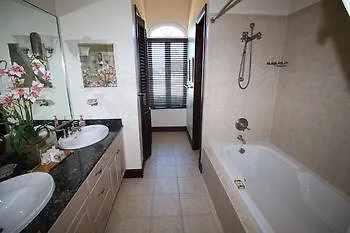 Waterside Escapes Villa West End